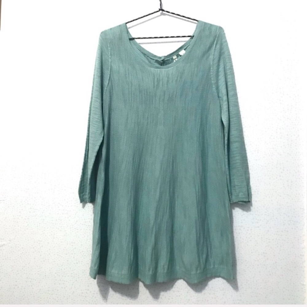 Anthropologie moth button back tunic